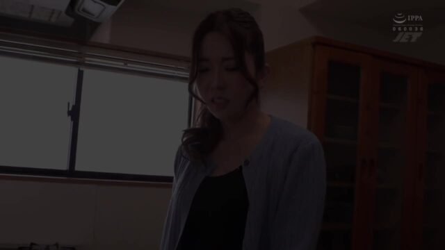 NKKD-303 Transparent panty peach butt NTR. I impregnate my younger brother’s wife’s wife who came to clean the garbage house from behind and cum inside her! Yui Hatano