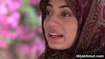 Arab girl in hijab jumps on neighbor’s bbc